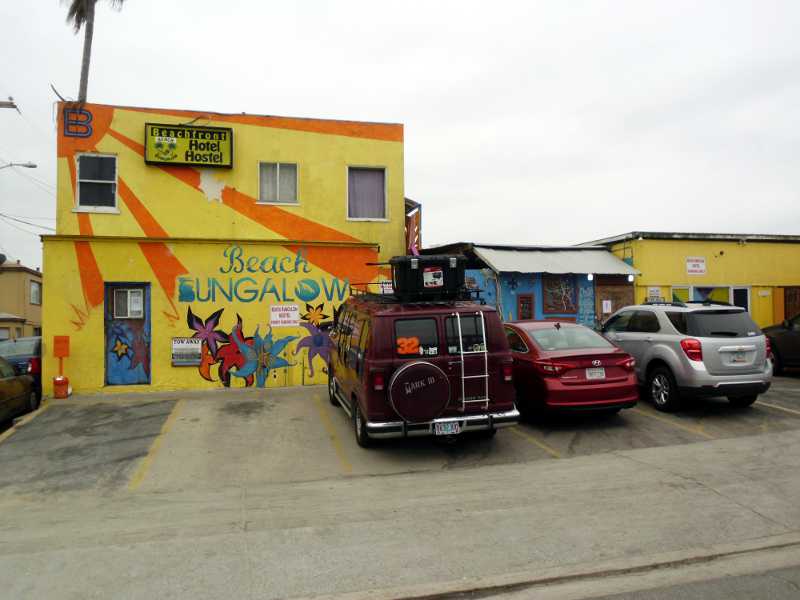 beach bungalow hostel